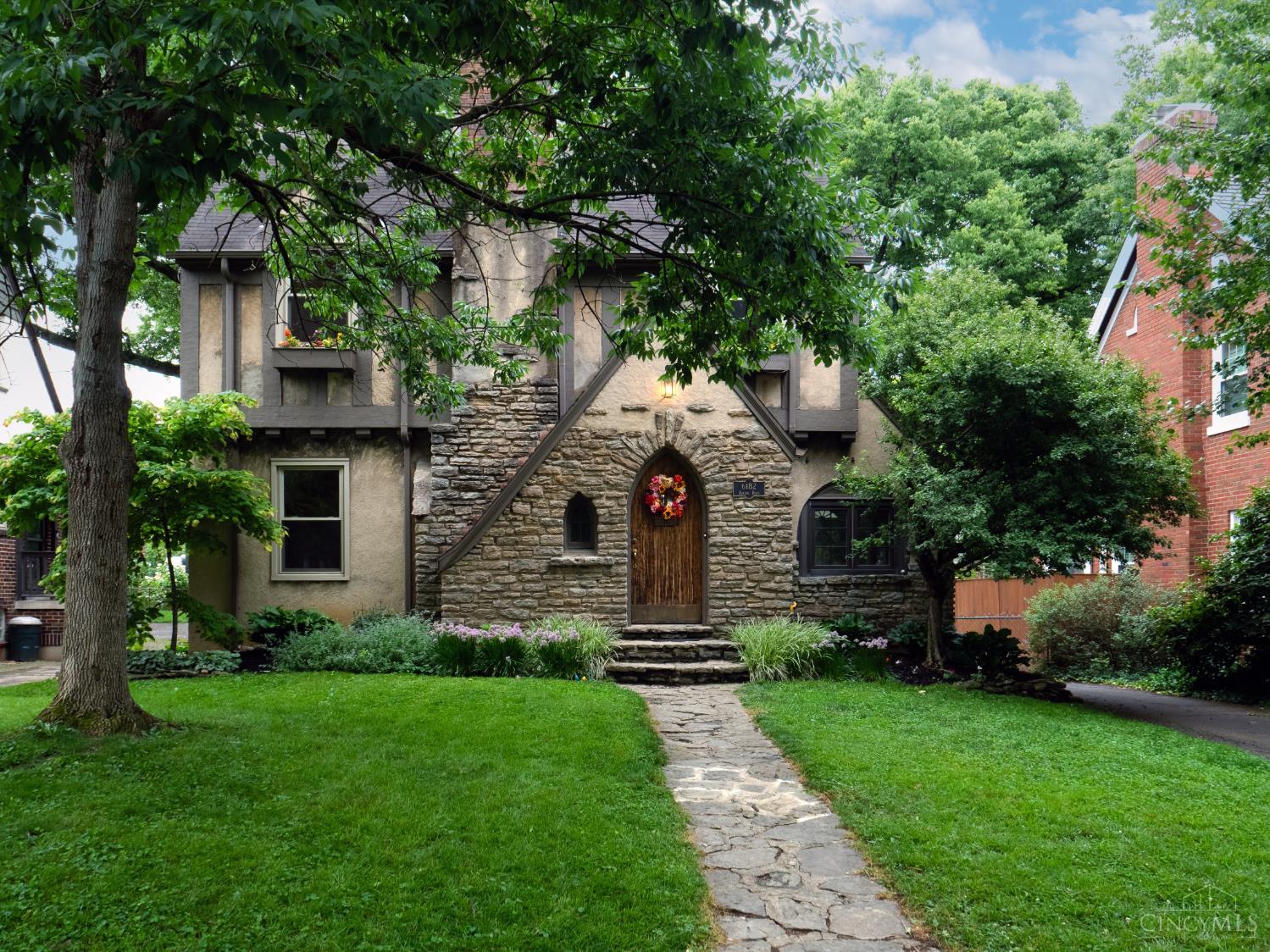 6182 Tulane Road Cincinnati, OH 45212 - Photo 1 of 60