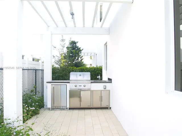 $8,000 | 10053 Northwest 76th Terrace, Doral, FL 33178