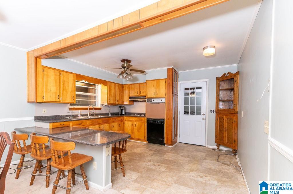 5429 Robin Circle Adamsville, AL 35005 - Photo 9 of 64