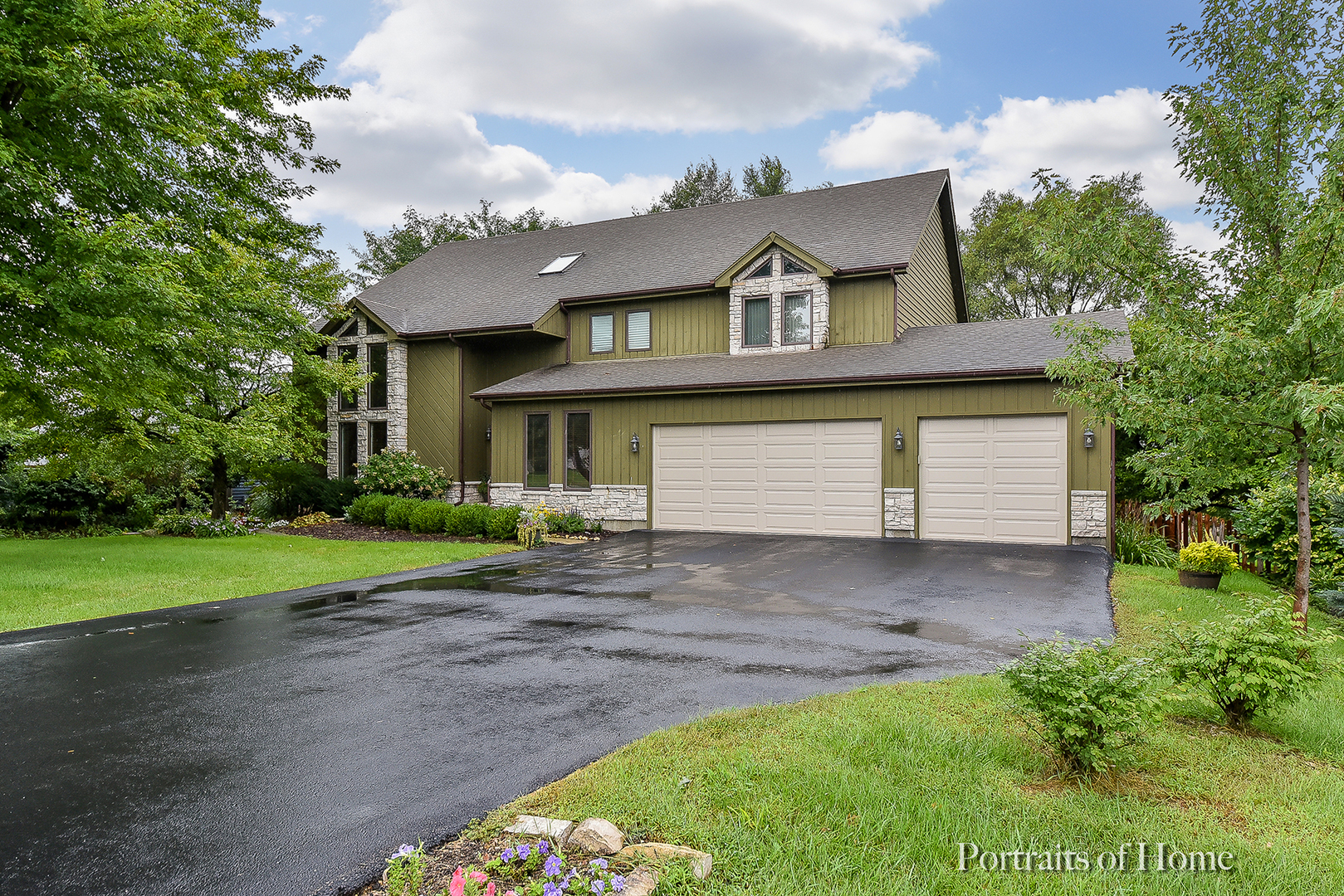 S810 Spring Green Way Batavia, IL 60510 - Photo 1 of 28