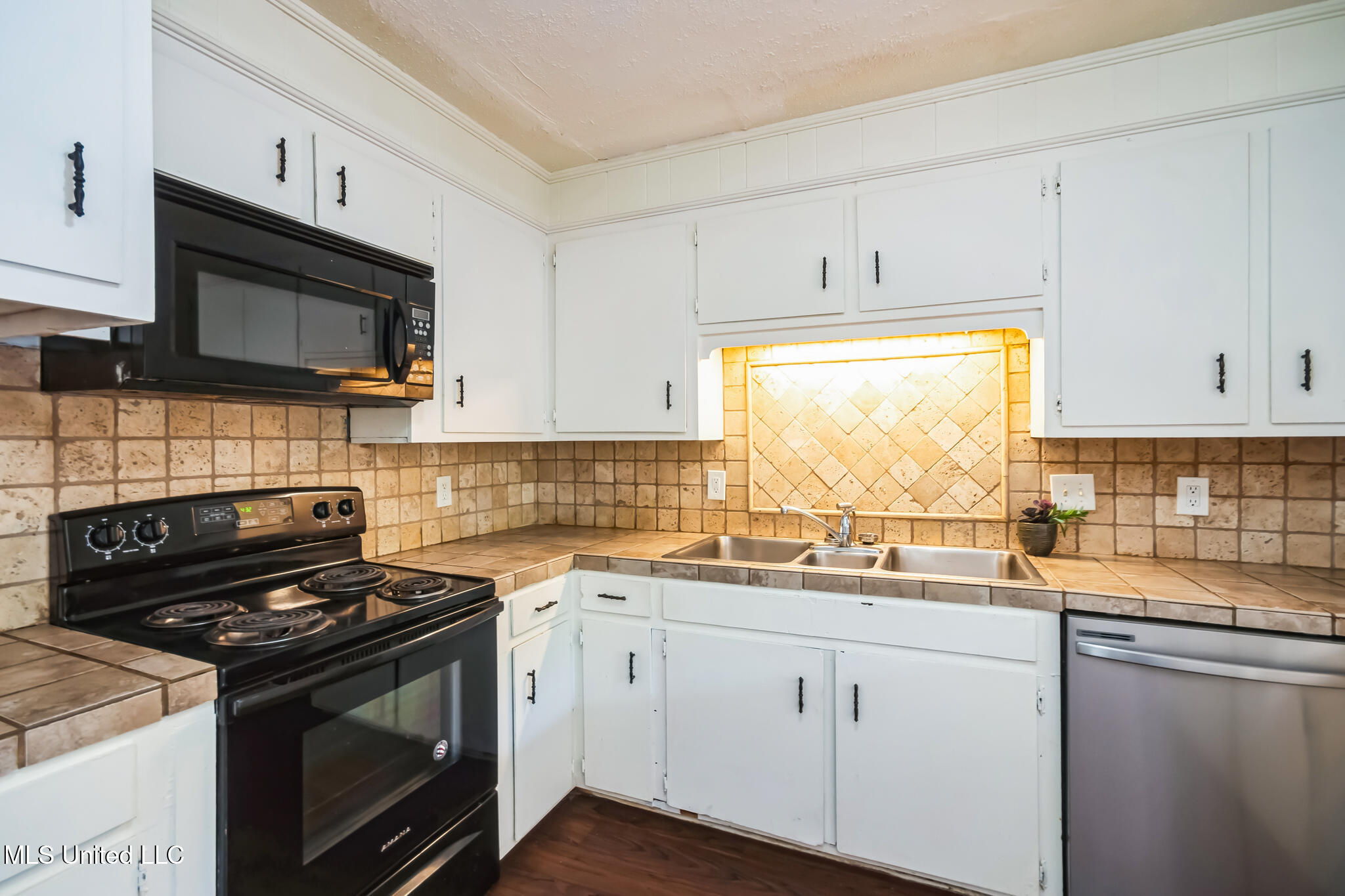 102 Friars Cove Clinton, MS 39056 - Photo 12 of 27 13_102_Friars_Cove_Clinton_MS_39056_USA-