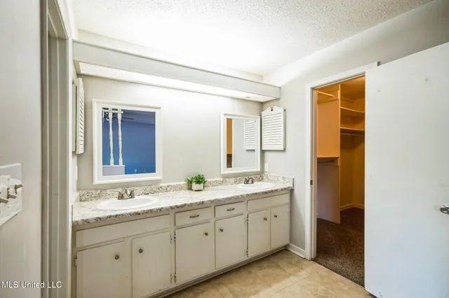 $194,900 | 102 Friars Cove, Clinton, MS 39056