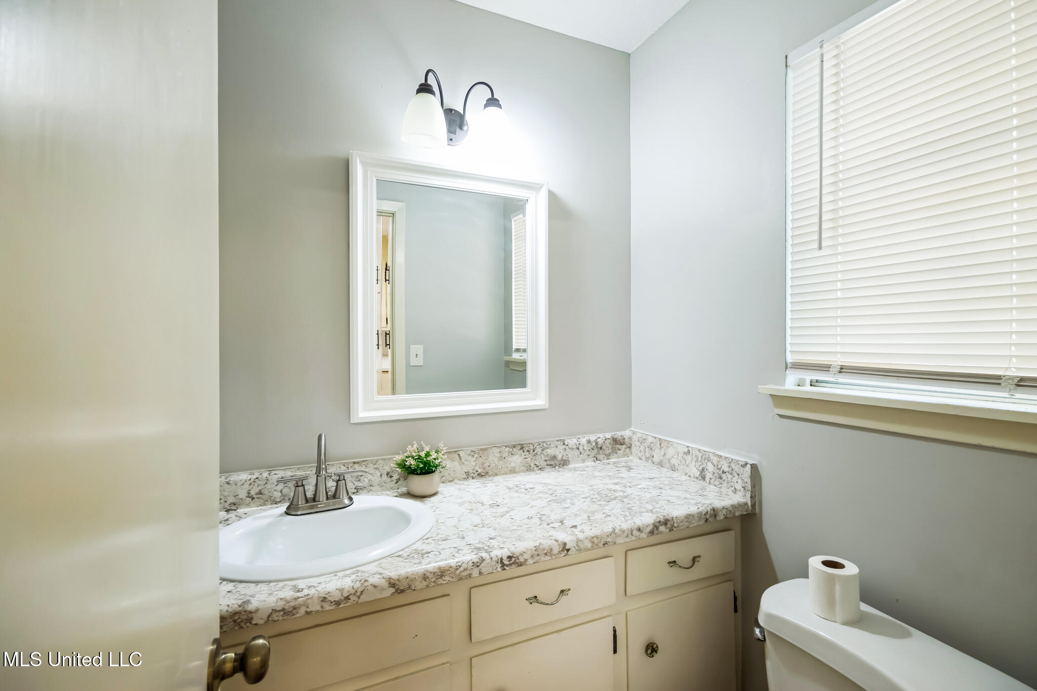 102 Friars Cove Clinton, MS 39056 - Photo 25 of 27 28_102_Friars_Cove_Clinton_MS_39056_USA-