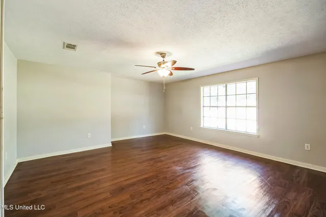 $194,900 | 102 Friars Cove, Clinton, MS 39056