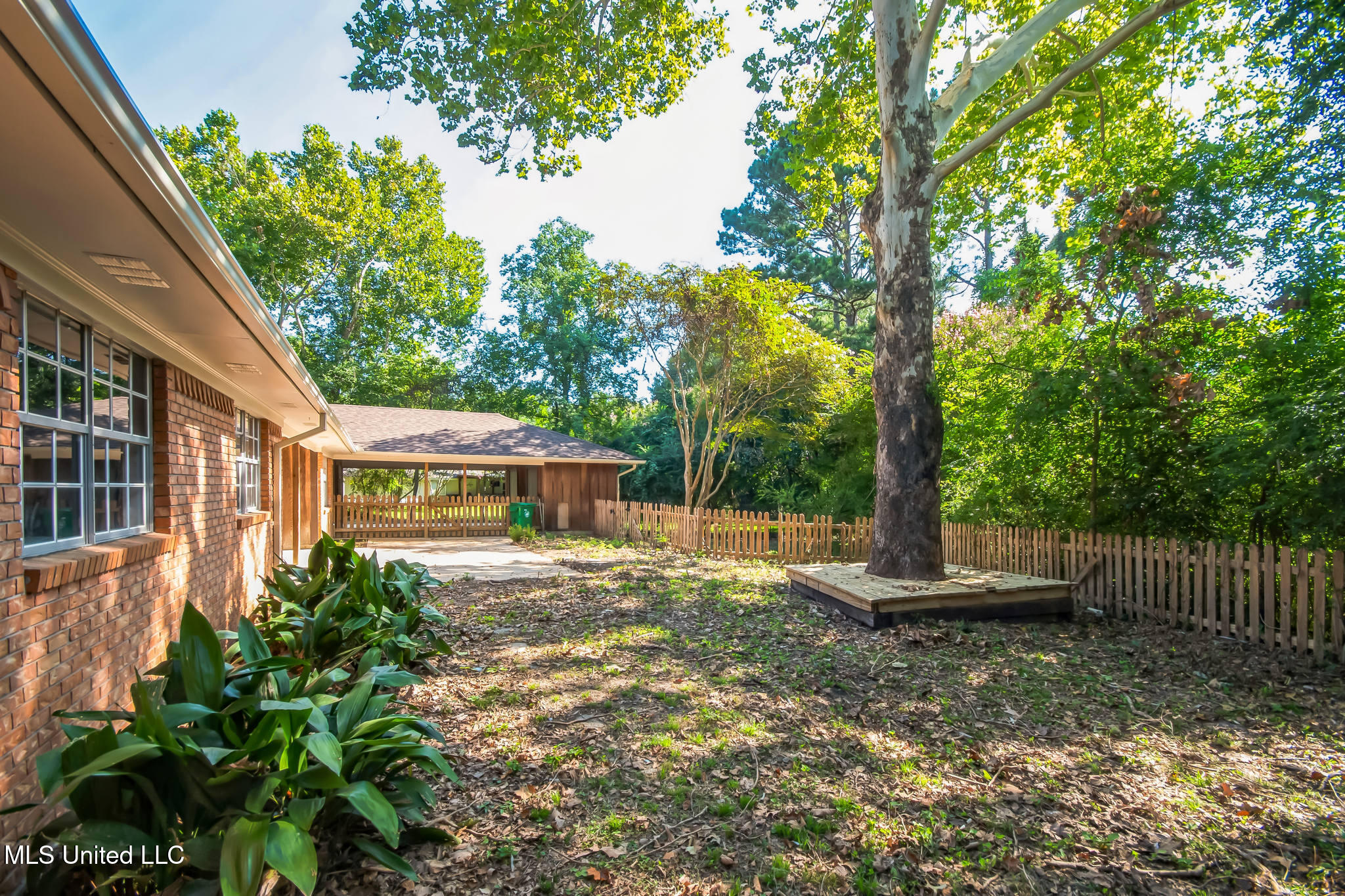 102 Friars Cove Clinton, MS 39056 - Photo 4 of 27 03_102_Friars_Cove_Clinton_MS_39056_USA-