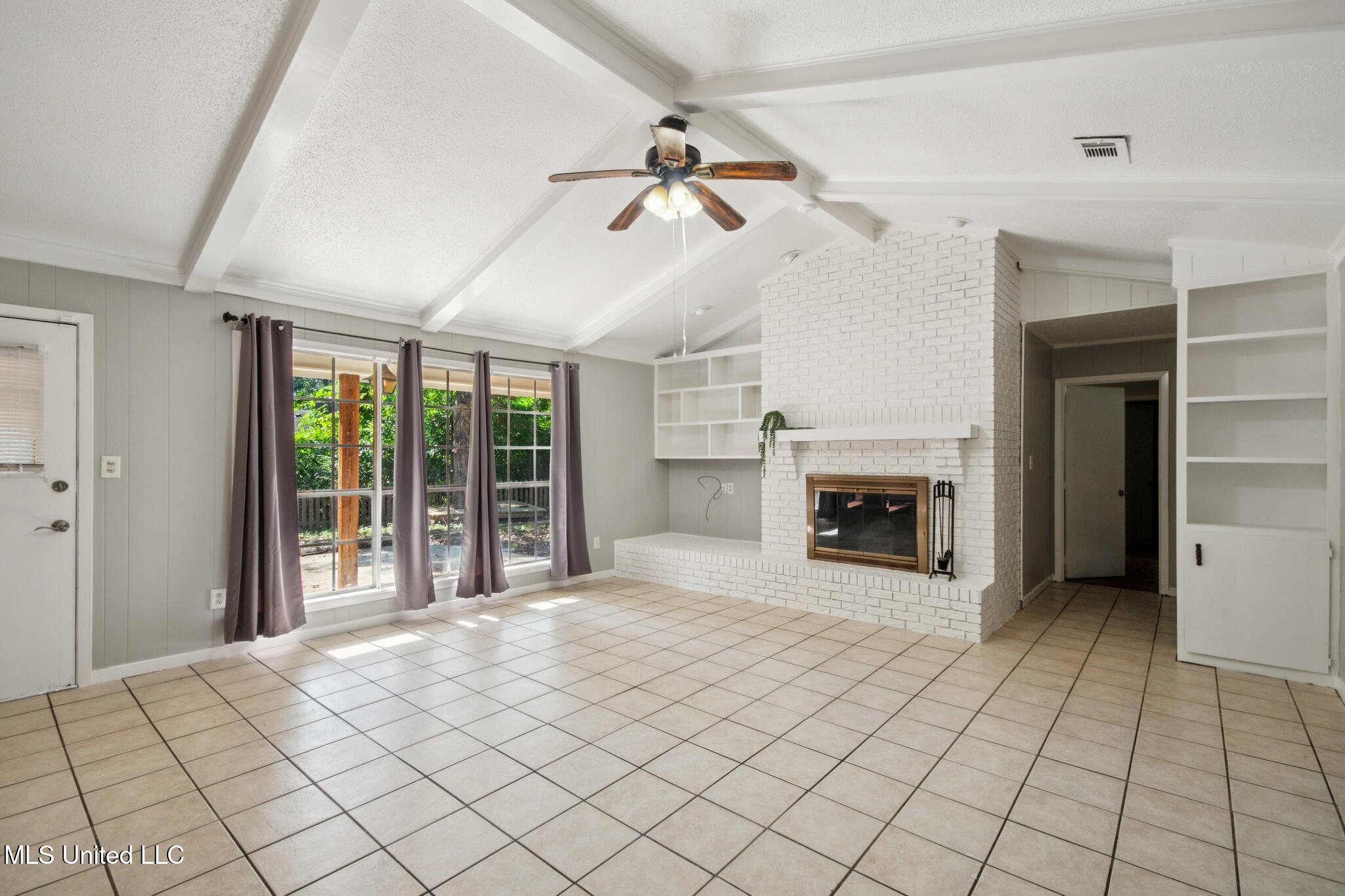 102 Friars Cove Clinton, MS 39056 - Photo 5 of 27 07_102_Friars_Cove_Clinton_MS_39056_USA-