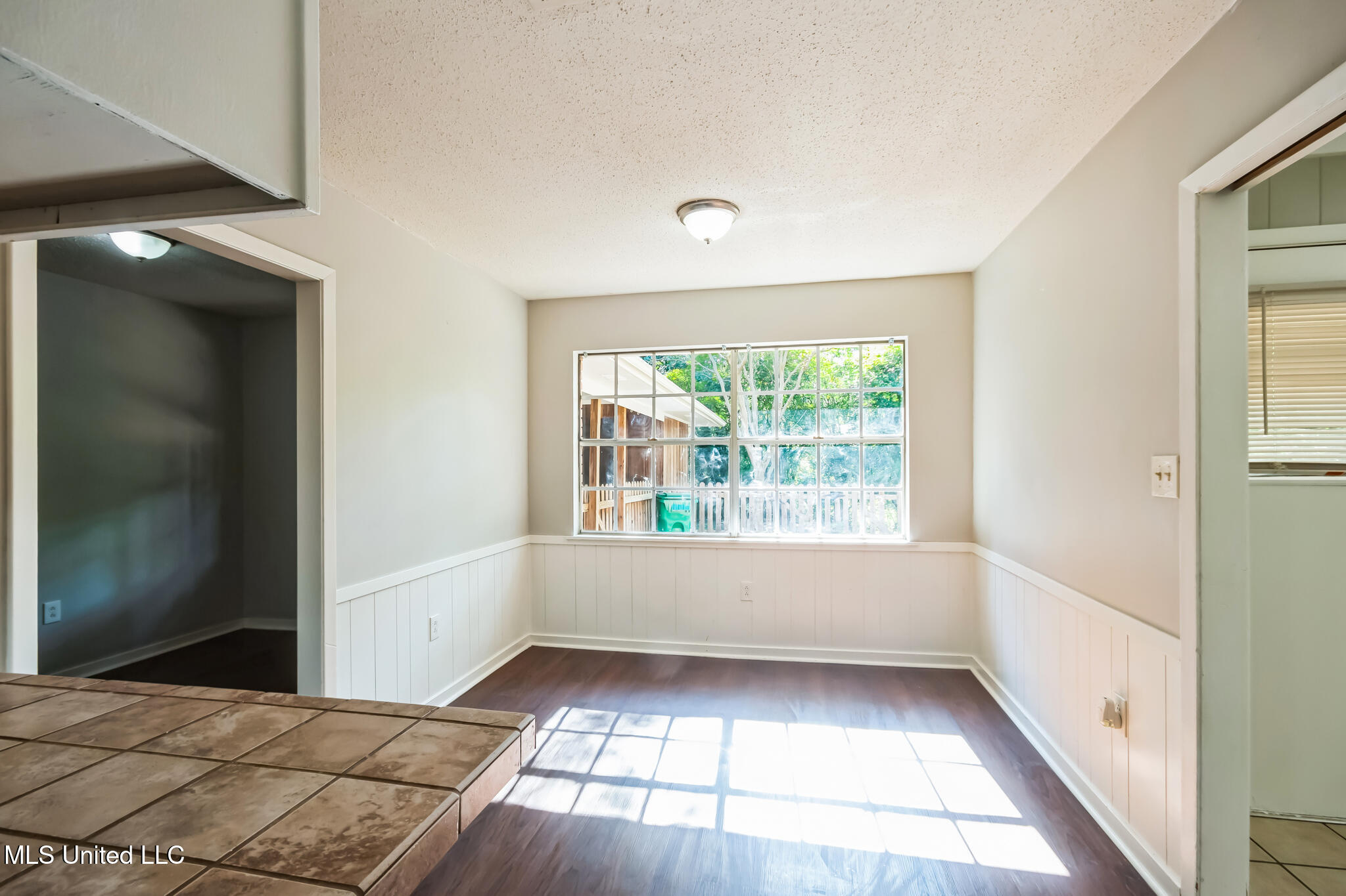 102 Friars Cove Clinton, MS 39056 - Photo 7 of 27 09_102_Friars_Cove_Clinton_MS_39056_USA-