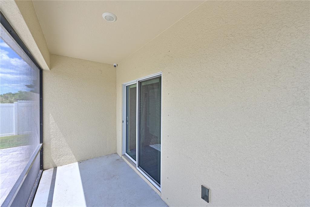 4919 Wedgeleaf Way Palmetto, FL 34221 - Photo 31 of 35 a view of a hallway