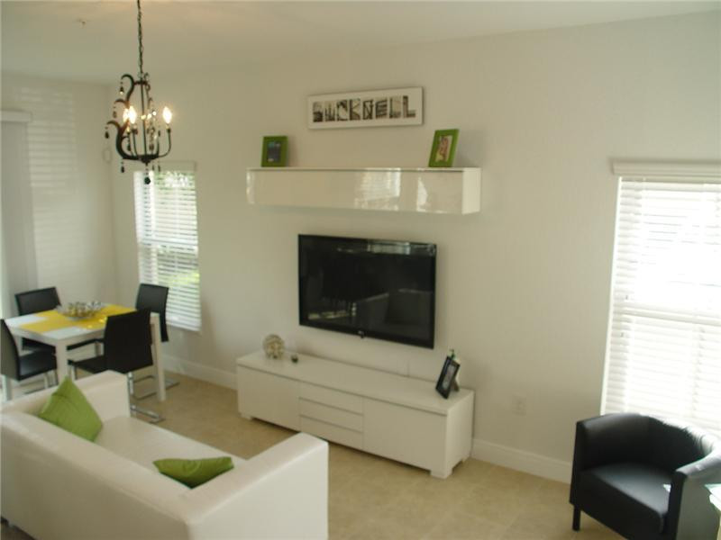 2851 Prospect Road, Unit 201 Tamarac, FL 33309 - Photo 3 of 19 Living Room
