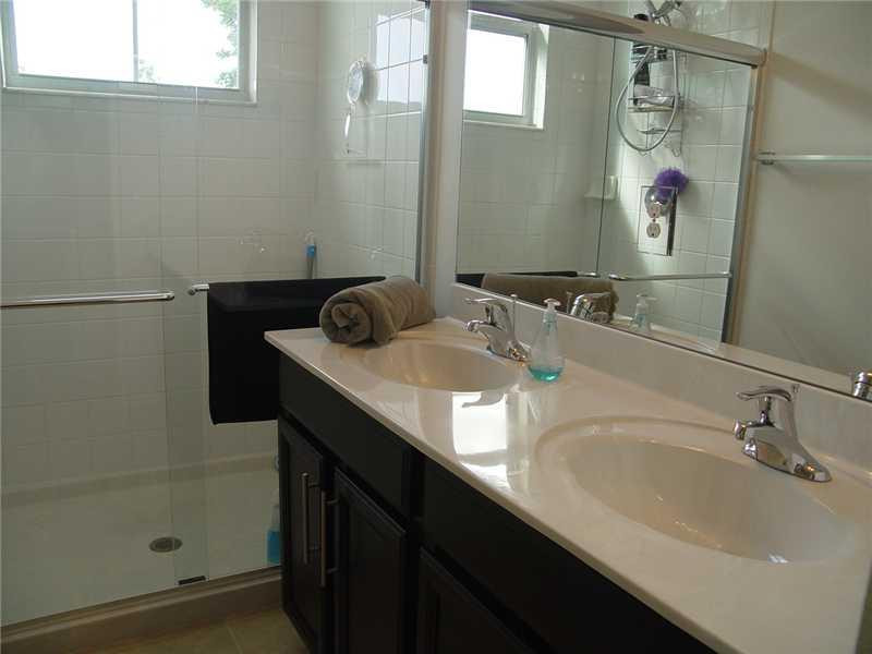2851 Prospect Road, Unit 201 Tamarac, FL 33309 - Photo 10 of 19 Bathroom Master