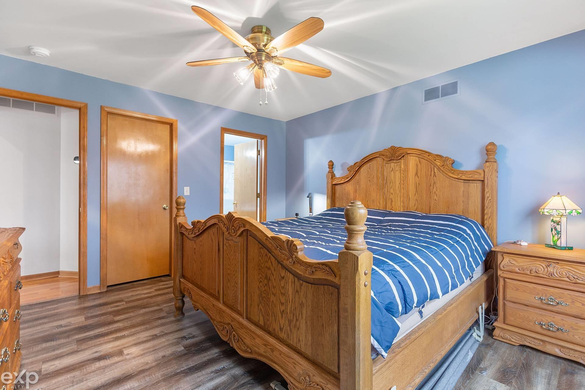 49465 Monte Road New Baltimore, MI 48047 - Photo 15 of 34 50098471-14.JPG