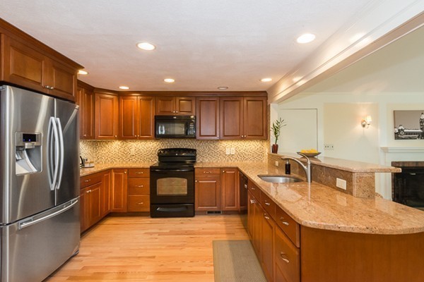 33 Sanderson Road Lexington, MA 02420 - Photo 12 of 25 Gallery Image 12