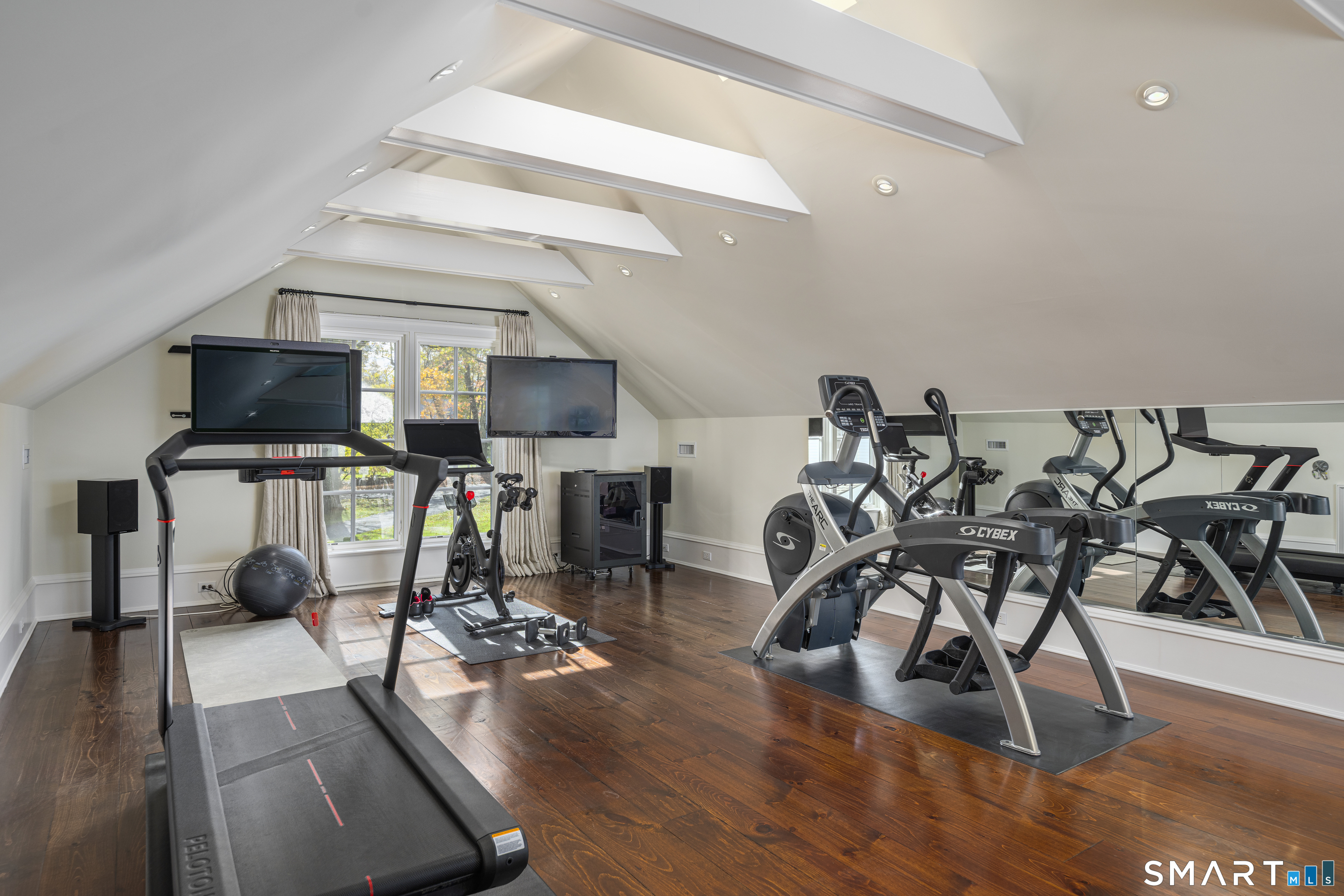 366 Hollow Tree Ridge Road Darien, CT 06820 - Photo 20 of 37