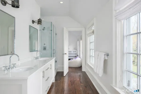 $6,195,000 | 366 Hollow Tree Ridge Road, Darien, CT 06820