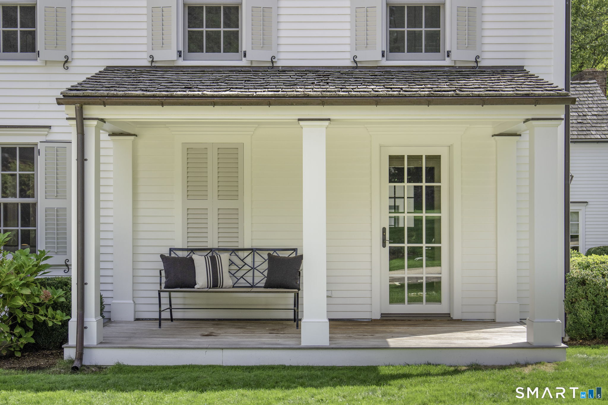 366 Hollow Tree Ridge Road Darien, CT 06820 - Photo 4 of 37