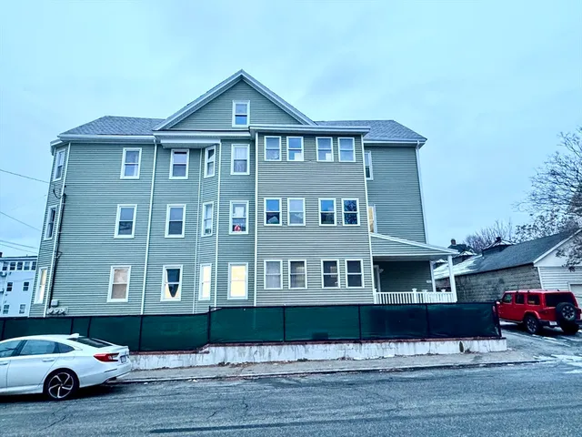 $4,000 | 150 Pleasant Street, Unit 1, Lowell, MA 01852
