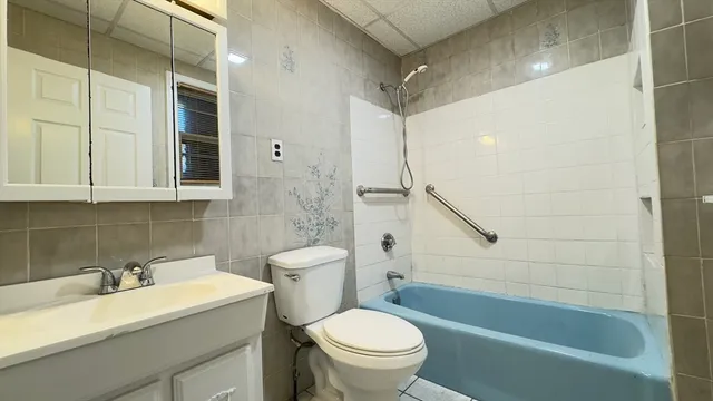 $4,000 | 150 Pleasant Street, Unit 1, Lowell, MA 01852