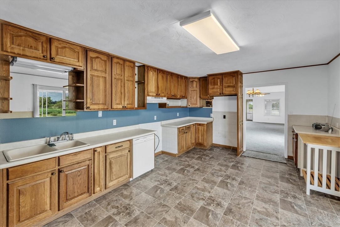 3031 Heritage Road Decatur, IL 62521 - Photo 9 of 32