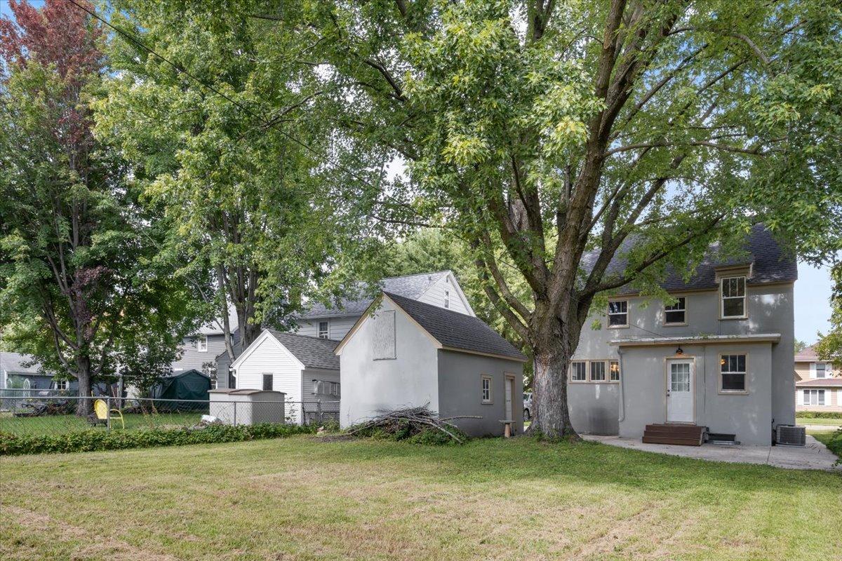 605 4th Avenue Southwest Austin, MN 55912 - Photo 25 of 33