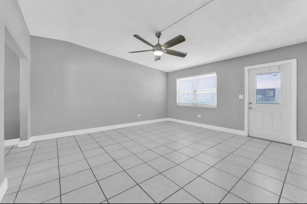67 Coral Drive, Unit 1 Key Largo, FL 33037 - Photo 15 of 23 a view of an empty room and window