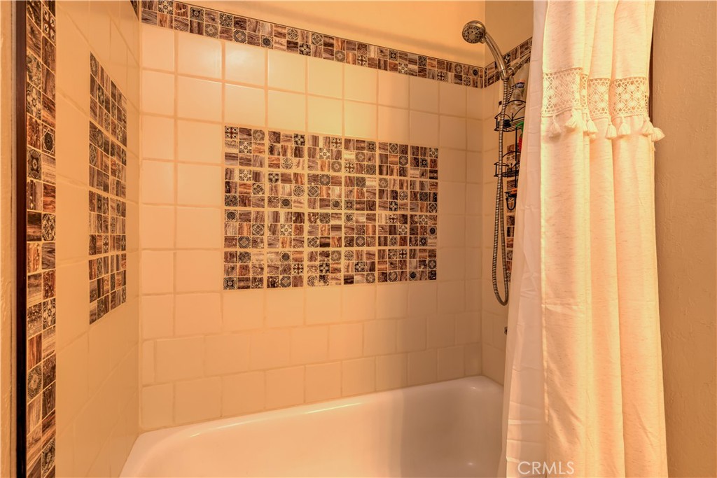 1044 Mt Ida Road Oroville, CA 95966 - Photo 34 of 44 a bathroom with a shower
