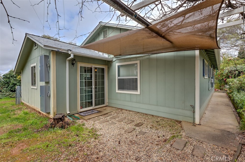 1044 Mt Ida Road Oroville, CA 95966 - Photo 40 of 44 a backyard of a house