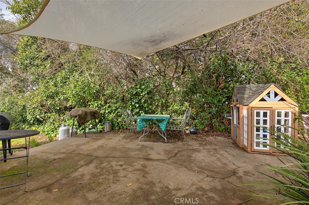 1044 Mt Ida Road Oroville, CA 95966 - Photo 41 of 44 a view of a chairs in a patio