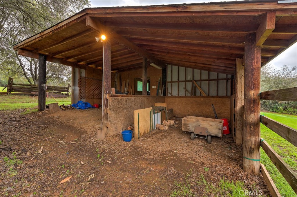 1044 Mt Ida Road Oroville, CA 95966 - Photo 9 of 44 a view of back yard of the house