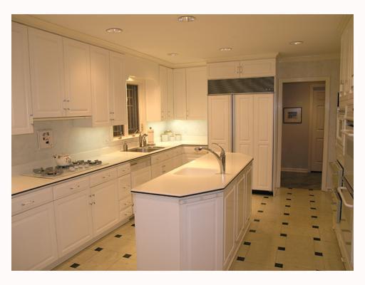 152 Riding Trail Lane Fox Chapel, PA 15215 - Photo 4 of 8 Kitchen.