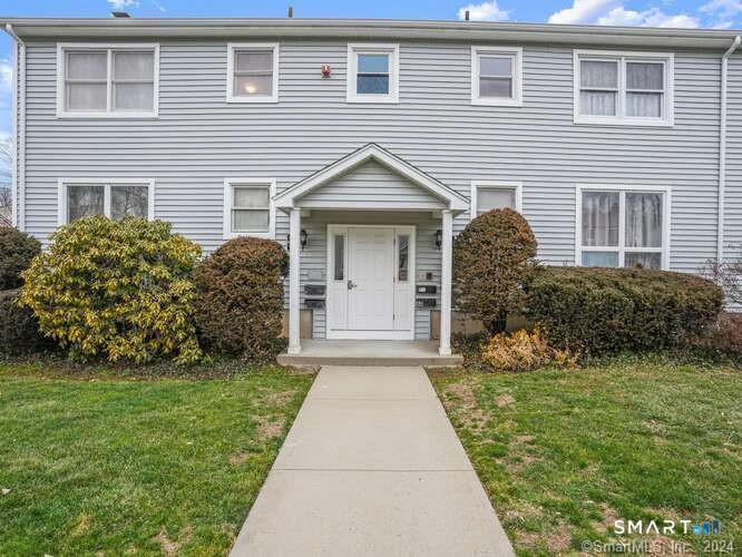 89 Carriage Path South, Unit 89 Milford, CT 06460 - Photo 2 of 12