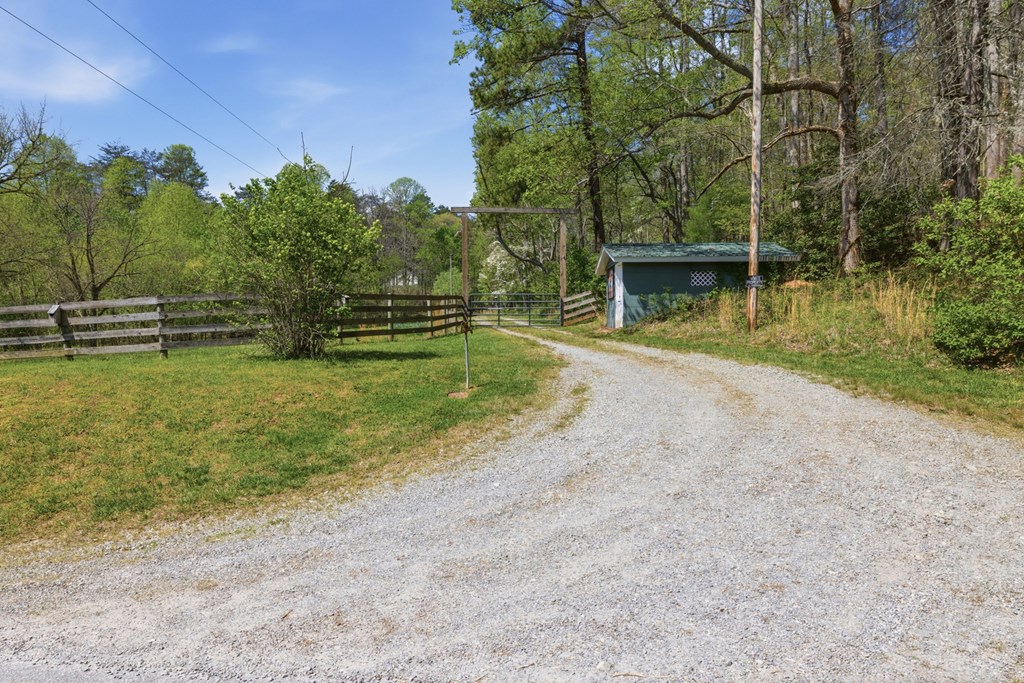 2685 Messer Road Young Harris, GA 30582 - Photo 13 of 77