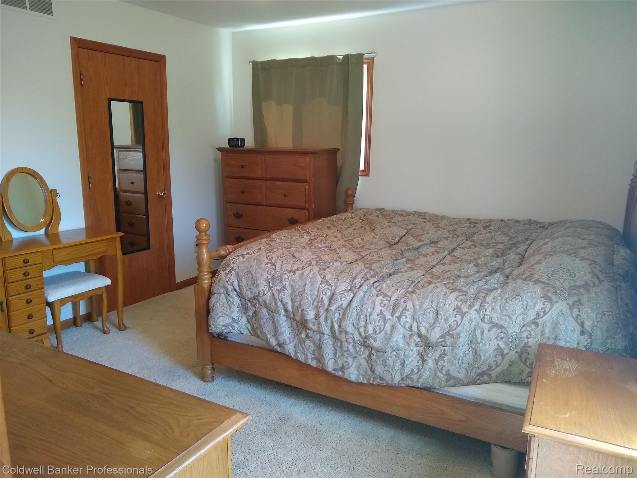1926 North Branch Road North Branch, MI 48461 - Photo 16 of 27 Master Bedroom.jpg
