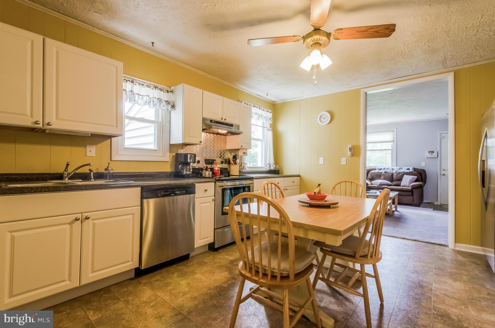 15862 Livingston Road Accokeek, MD 20607 - Photo 11 of 30 Kitchen