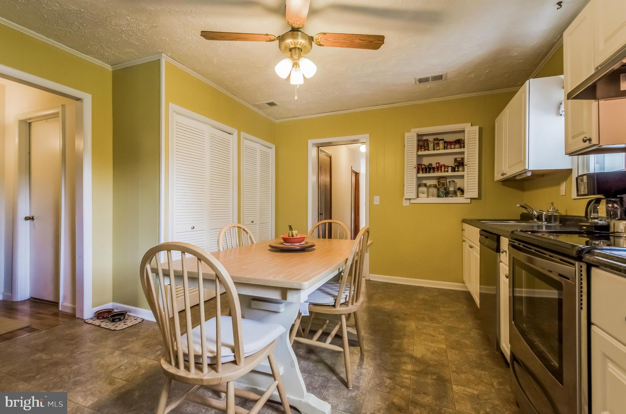 15862 Livingston Road Accokeek, MD 20607 - Photo 12 of 30 Kitchen
