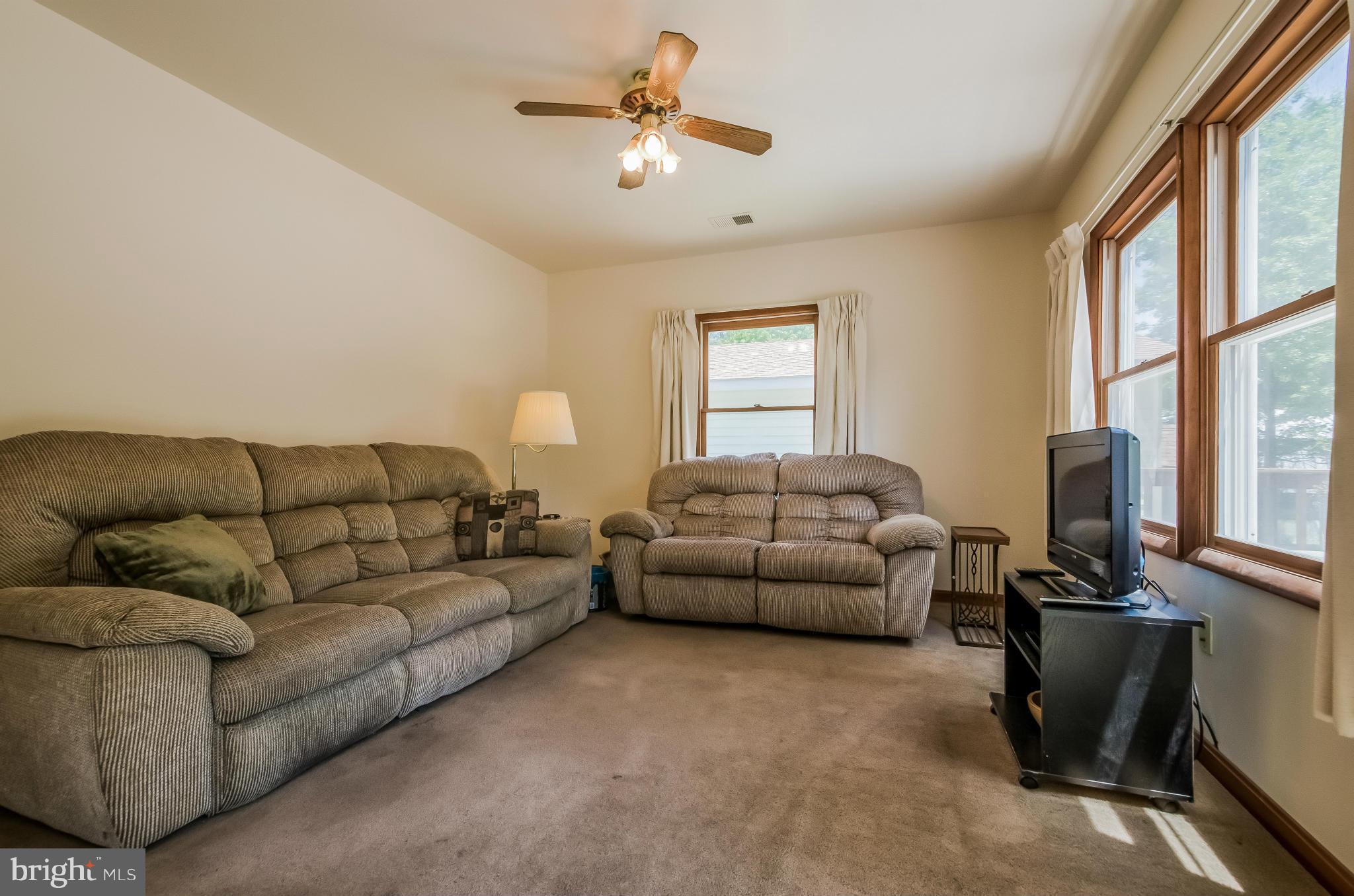 15862 Livingston Road Accokeek, MD 20607 - Photo 13 of 30 Family Room