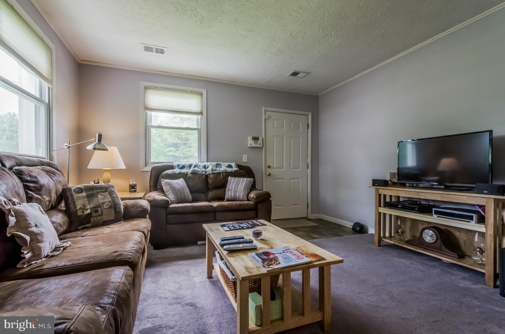 15862 Livingston Road Accokeek, MD 20607 - Photo 4 of 30 Living Room