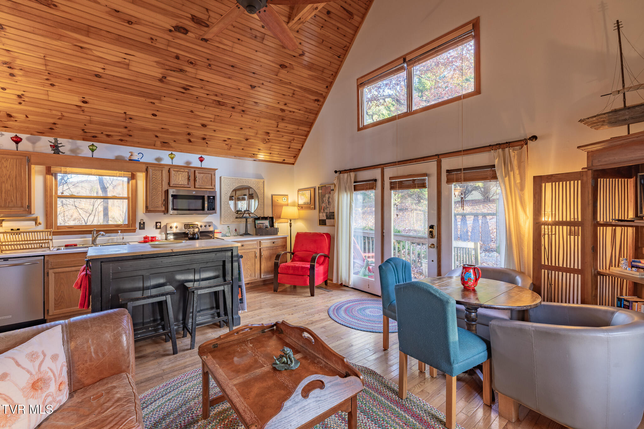 32209 Rambo Street Damascus, VA 24236 - Photo 3 of 24 1R9A0966-HDR