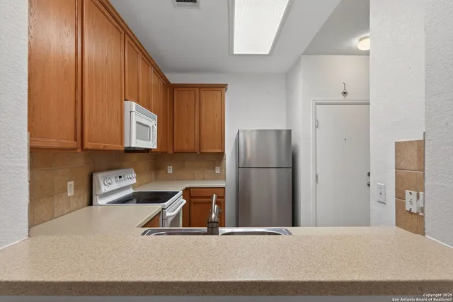 $1,700 | 2642 Grayson Way, San Antonio, TX 78232