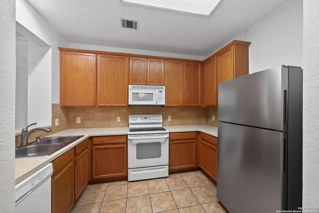 $1,700 | 2642 Grayson Way, San Antonio, TX 78232