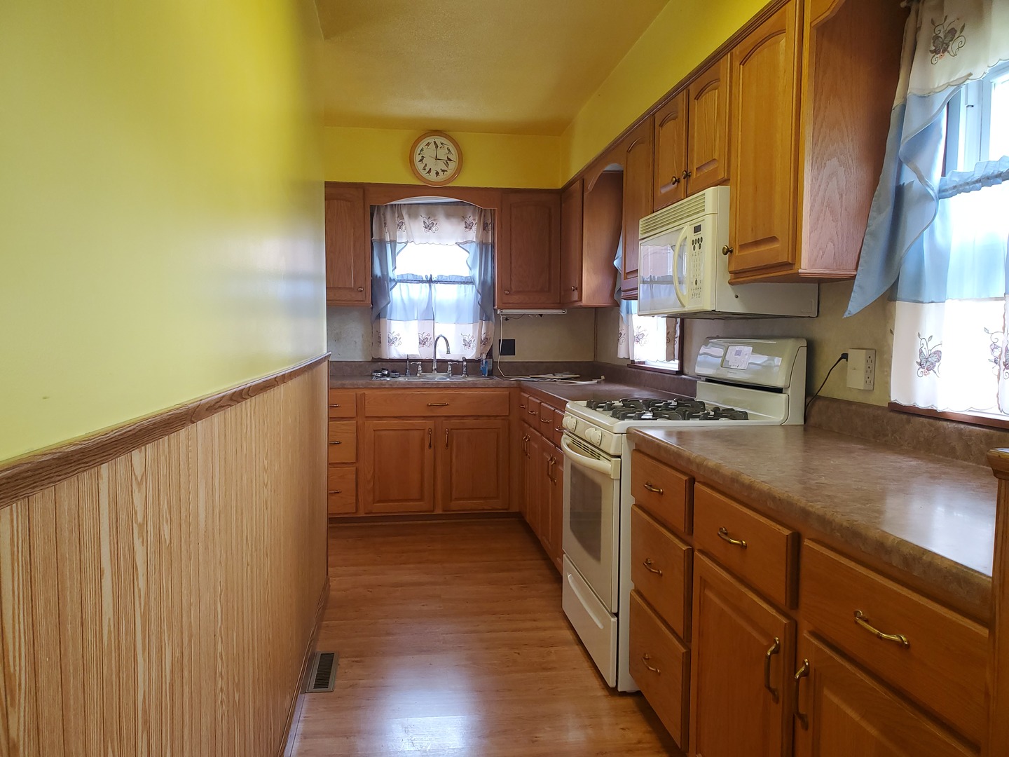 308 Jefferson Street Danforth, IL 60930 - Photo 10 of 20