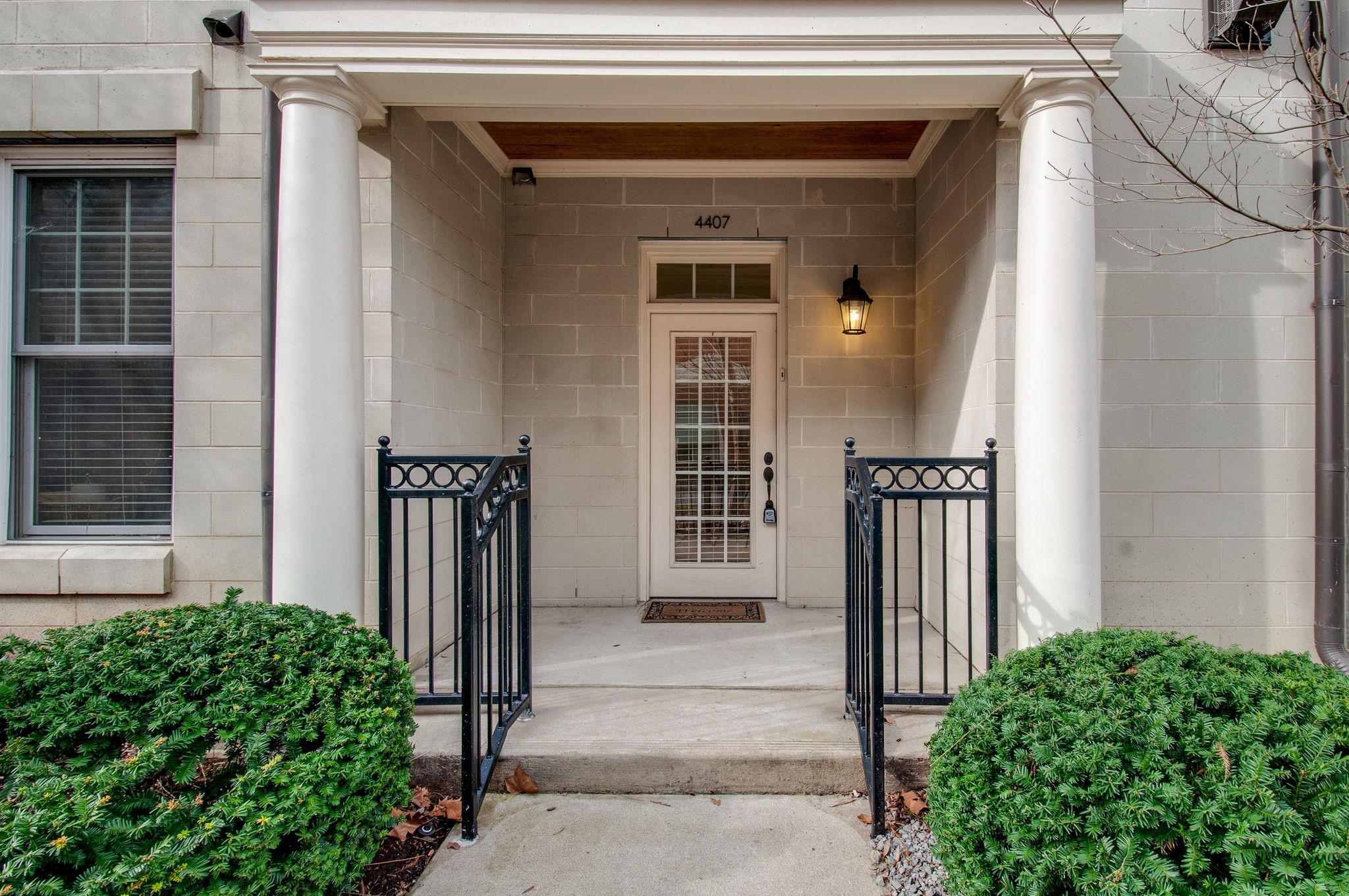 4407 Ridgefield Way Nashville, TN 37205 - Photo 2 of 39