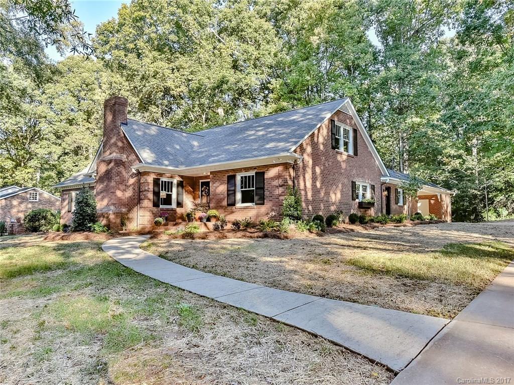 4237 Oldfield Road Charlotte, NC 28226 - Photo 1 of 24 Gallery Image 1