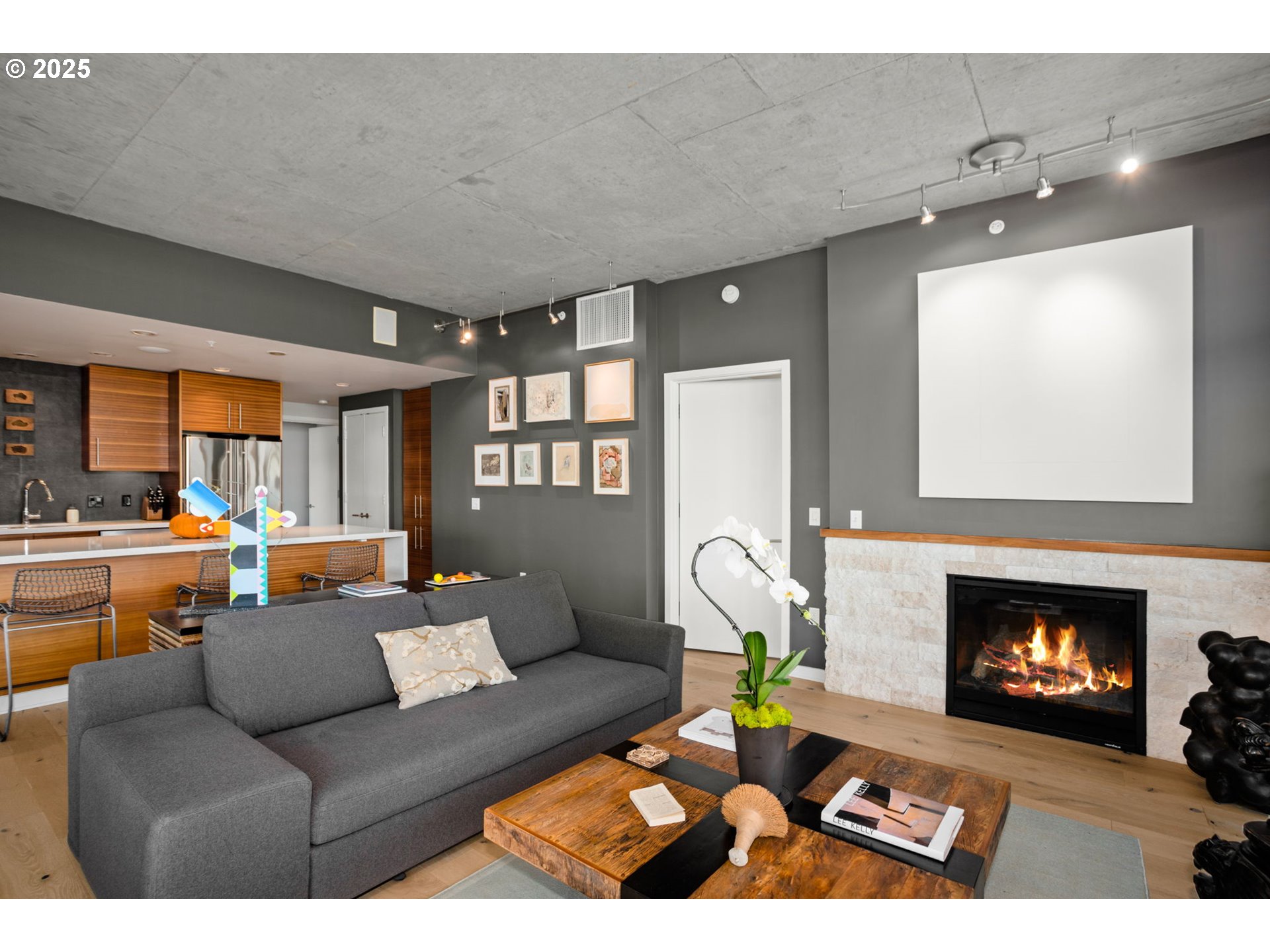1830 Northwest Riverscape Street, Unit 610 Portland, OR 97209 - Photo 8 of 33 Gallery Image 8
