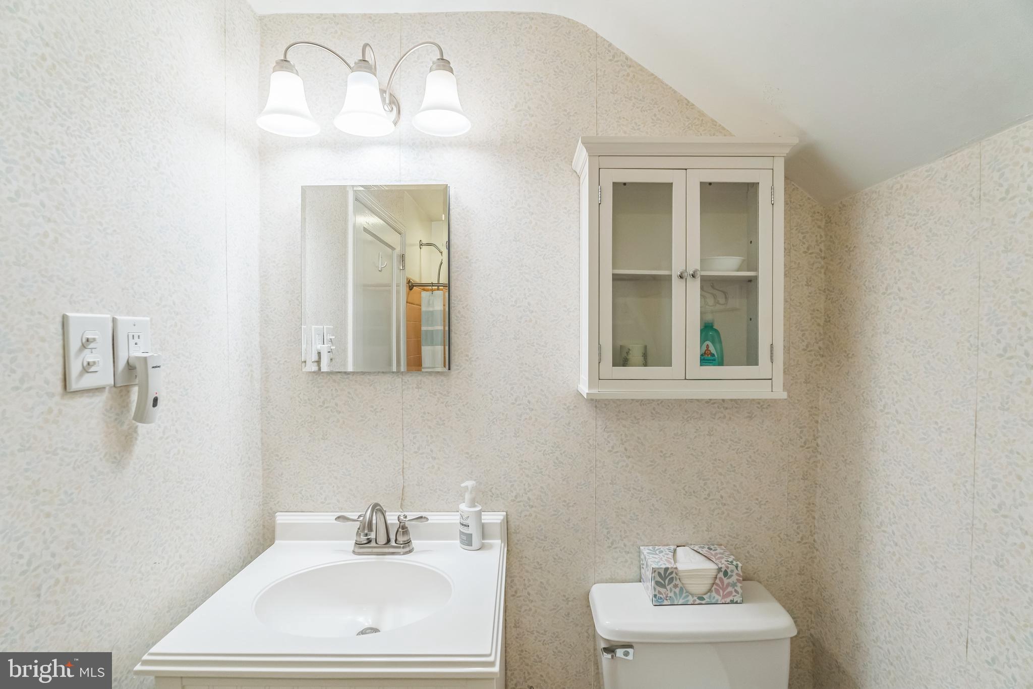 502 Willow Road Oreland, PA 19075 - Photo 26 of 37 Hallway Bathroom
