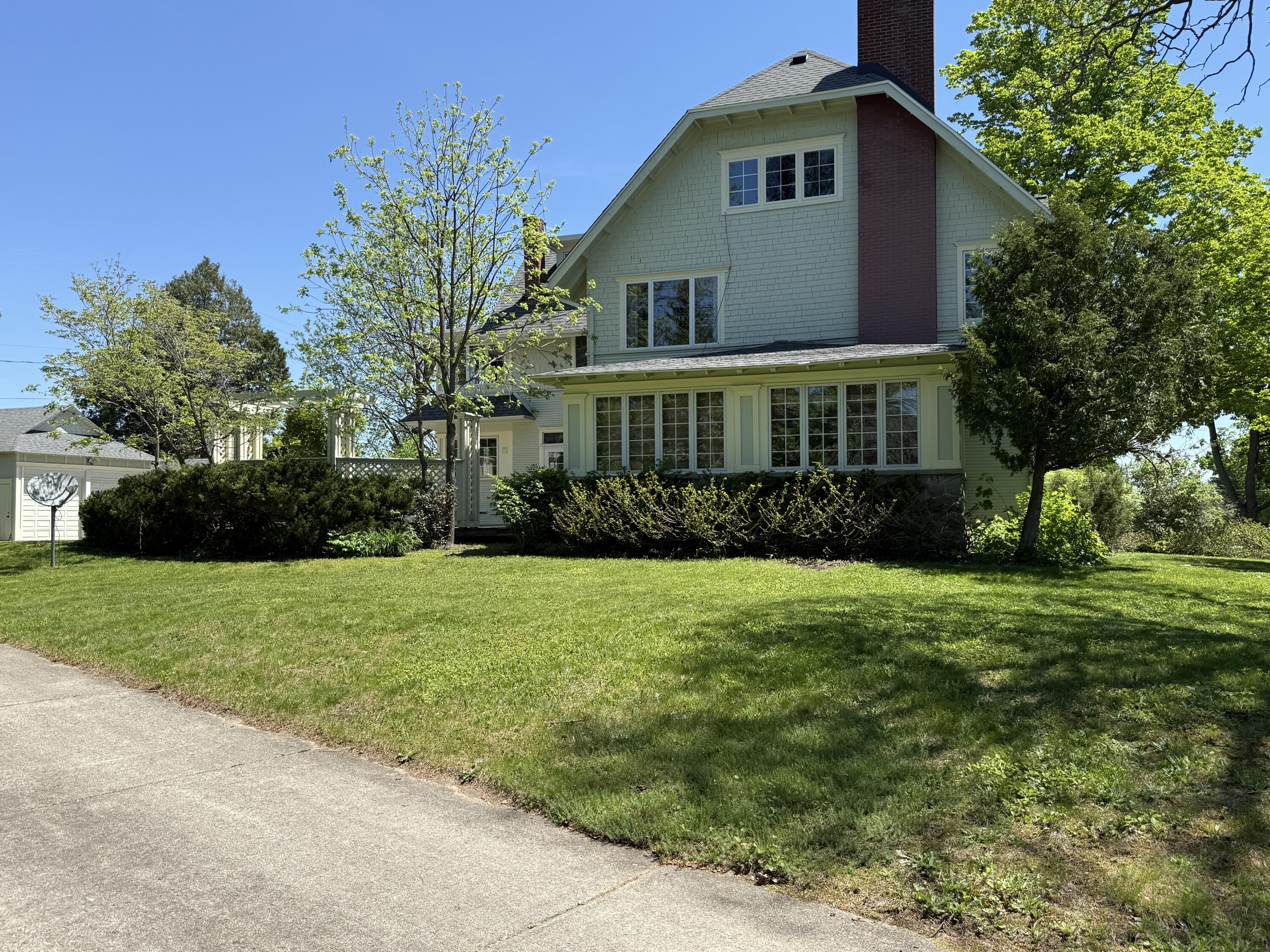 430 West Upton Avenue Reed City, MI 49677 - Photo 3 of 21 Upton Exterior West Side