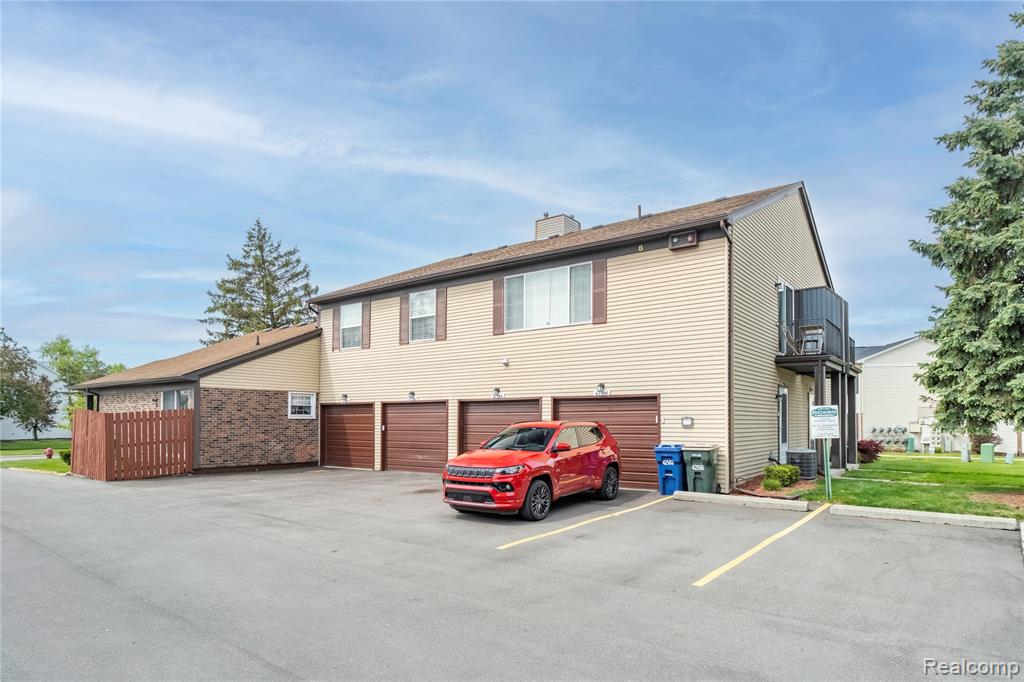 42564 Saratoga Road, Unit 31 Canton, MI 48187 - Photo 2 of 26