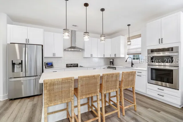 $865,000 | 34 Blue Trail Court, Bluffton, SC 29910