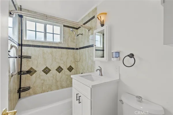 $2,800 | 18621 Bryant Street, Northridge, CA 91324