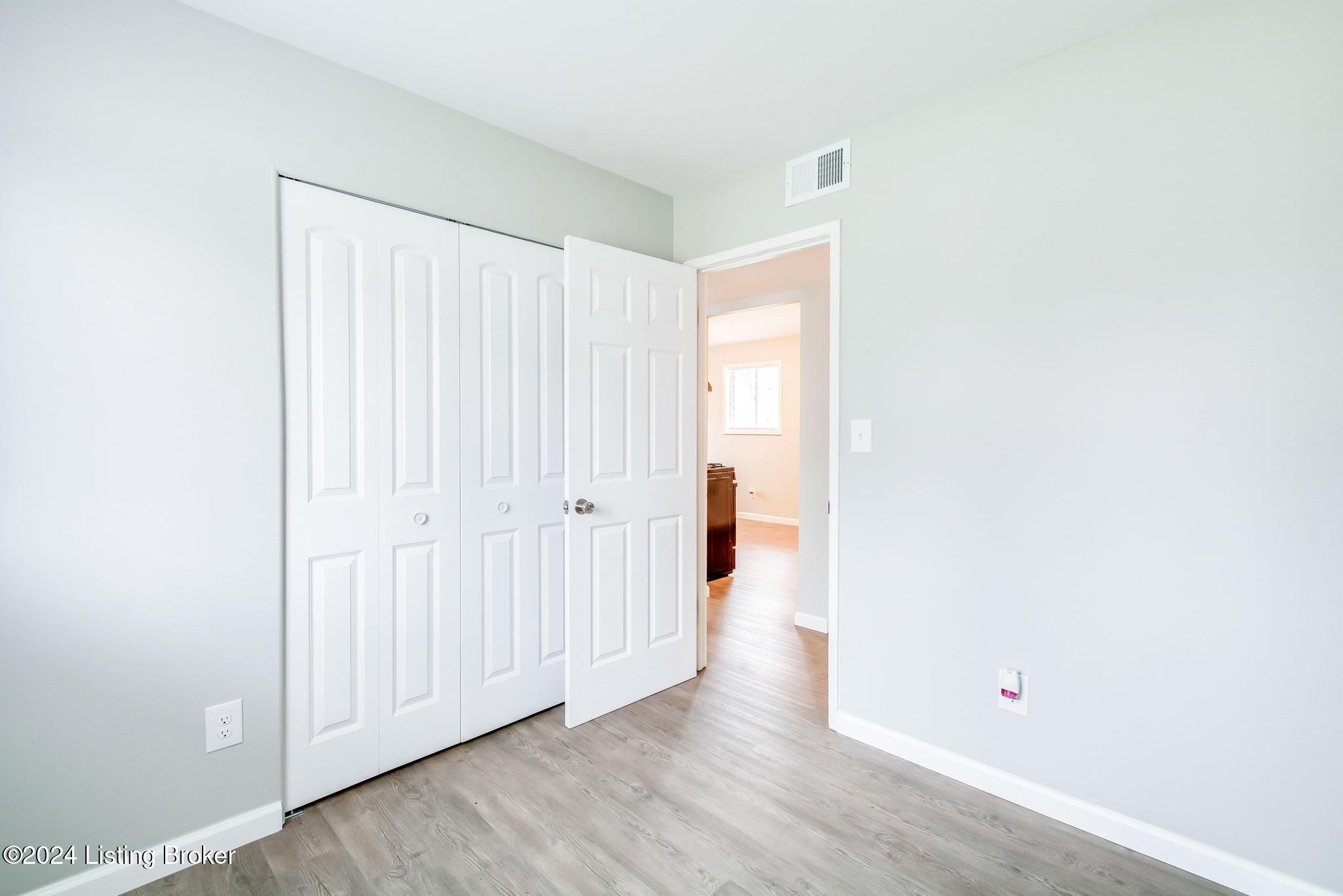 8712 James R Road Fairdale, KY 40118 - Photo 17 of 34 3712_James_R_Rd_40118_533