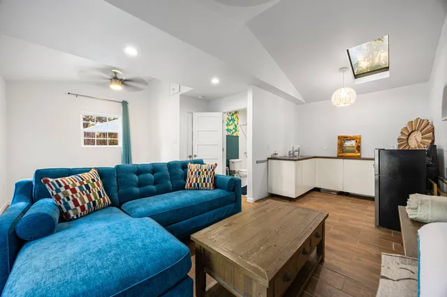 $1,850,000 | 1906 Swift Boulevard, Houston, TX 77030